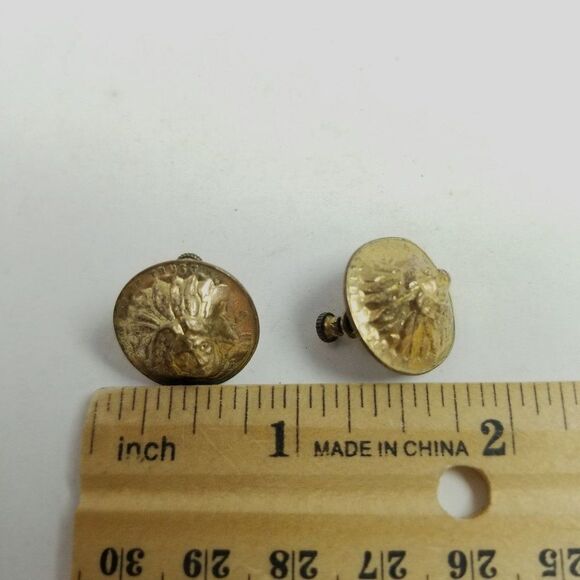 Vintage Face Center Gold Tone Dome Clip On Earrings, Screw Backs, Estate - Picture 3 of 6